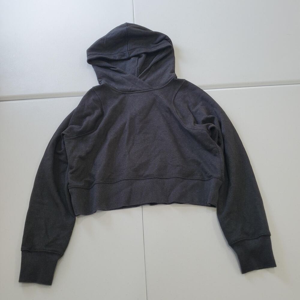 Lululemon Hoodie Womens Medium Charcoal Gray Cropped Pullover Sweatshirt Yoga